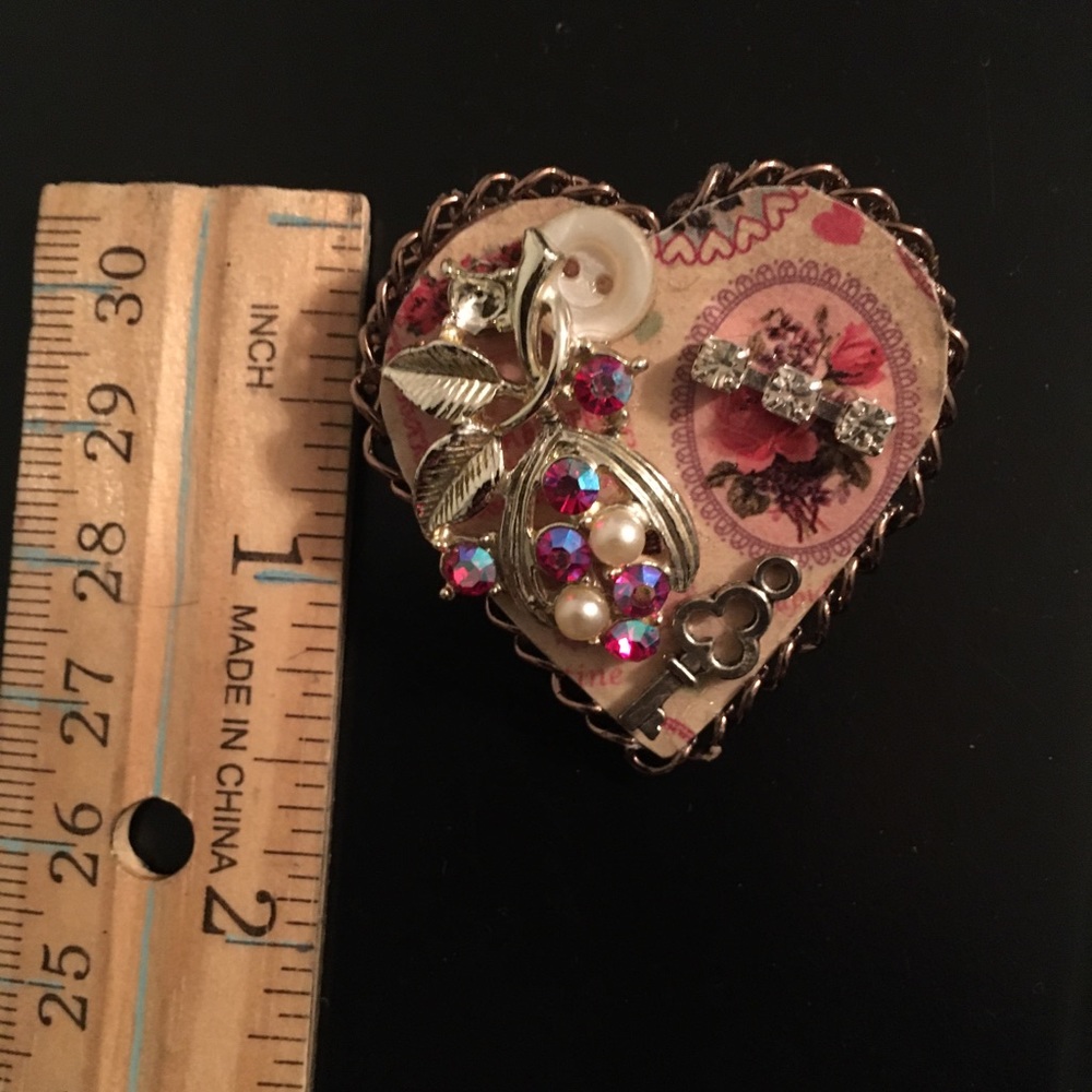 Heart Pin-handmade - Picture 3 of 3